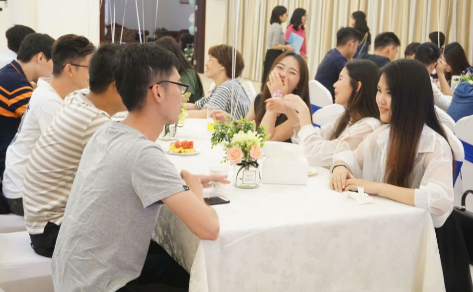 �������׽��ѻ��4��6�š��������顿��Ӣ�������׻�